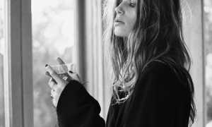 Ревнивая девушка: причины ревности и что с этим делать в отношениях