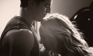 Если девушка — подруга страстно, тайно любит друга, что делать?