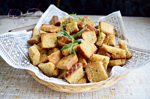 из белого хлеба с сыром