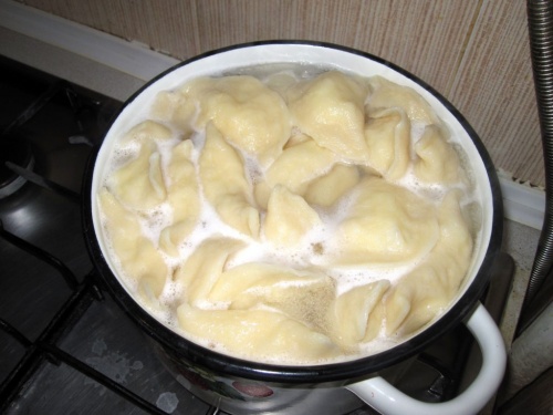 Вареники в кастрюле