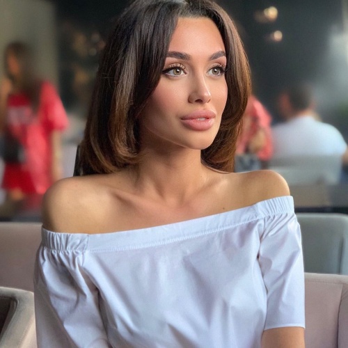 Алина Царахова
