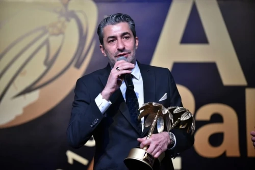 с наградой «Golden Palm Awards»