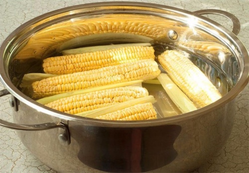 Кукуруза в кастрюле