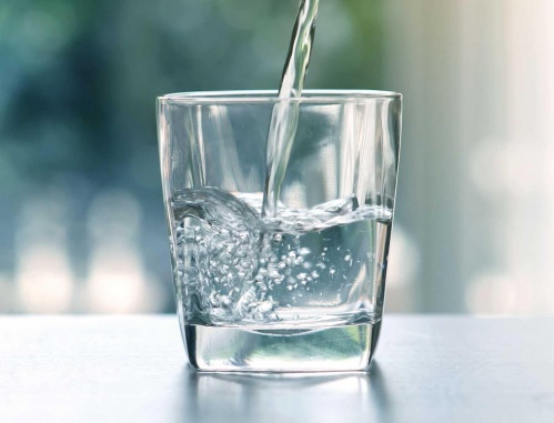 Стакан воды 