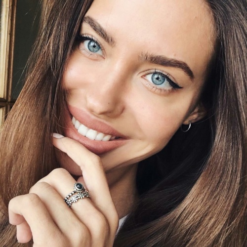 Алёна Есипова