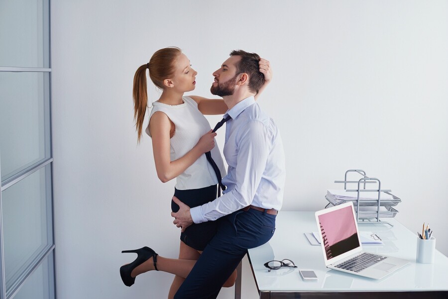 Хочу девушку на работе