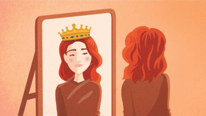 девушка с короной на голове