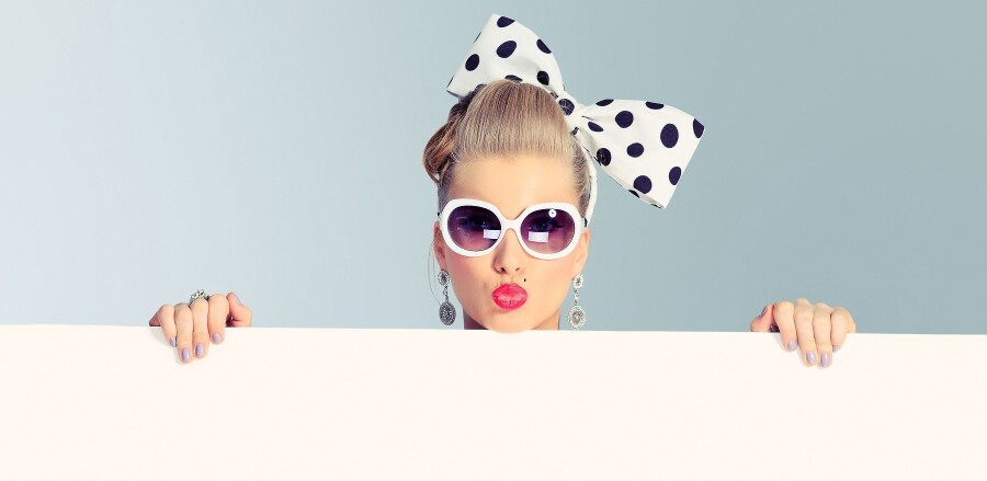 девушка с бантиком