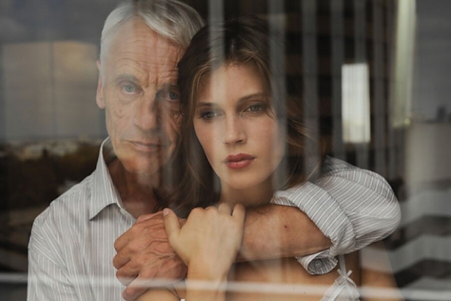 Девушка младше парня