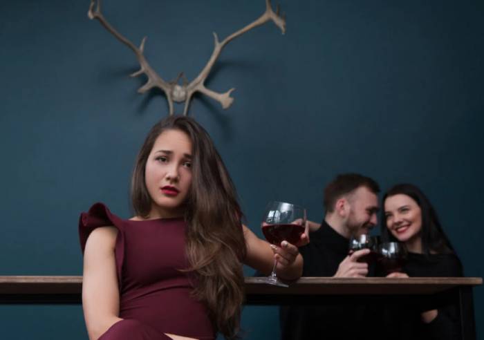 Почему мужчина общается с бывшей