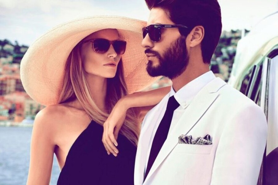 Парень с некрасивой девушкой