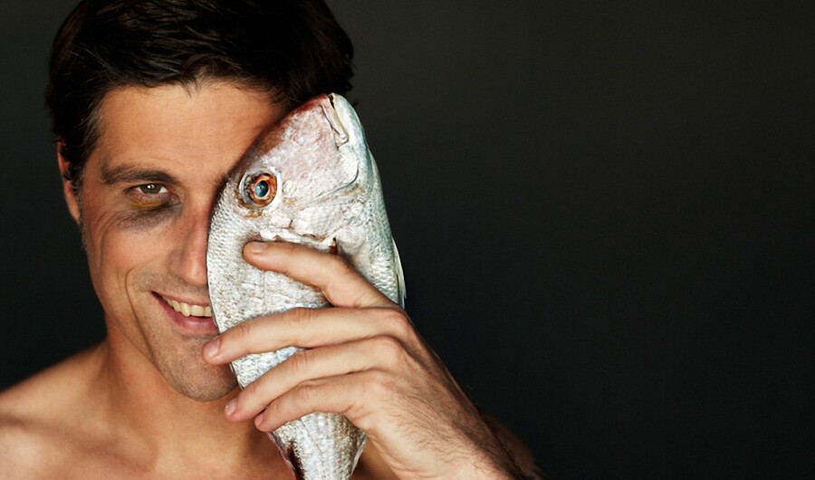 мужчина с рыбой