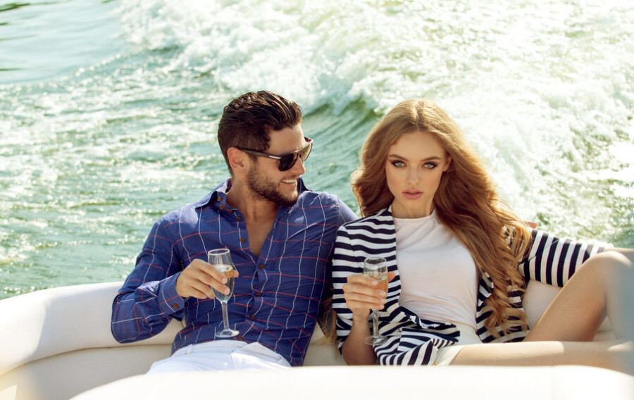 причины знакомств с богатыми