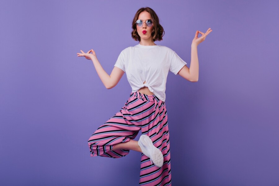 девушка в позе йога