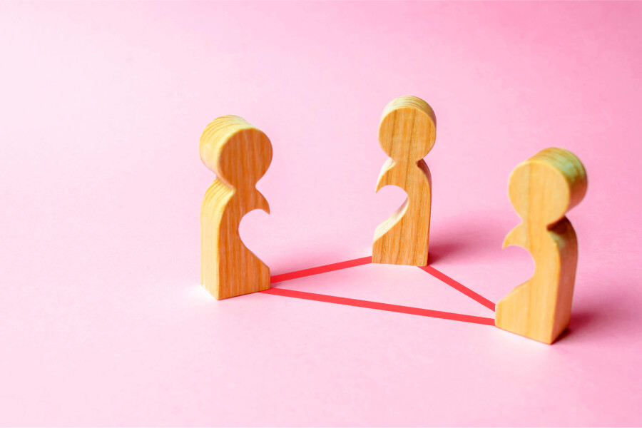 любовный треугольник