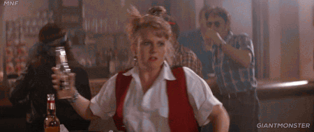 девушка кидает посуду гиф