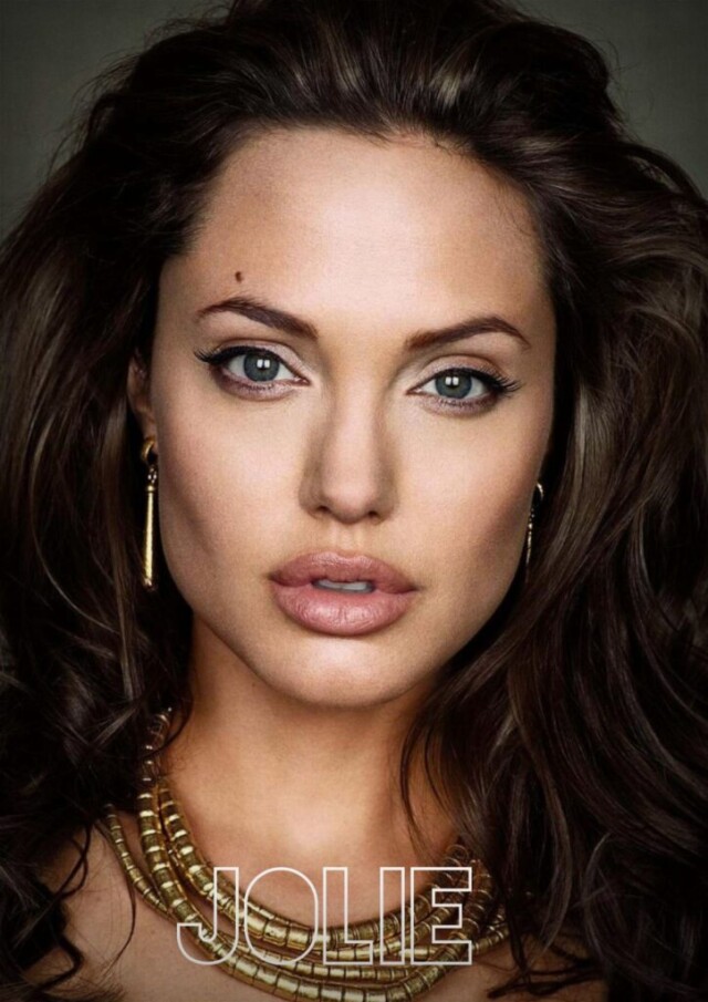 Анжелина Джоли