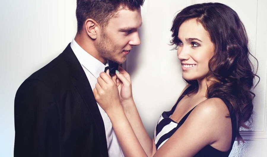 Почему девушки флиртуют с другими мужчинами