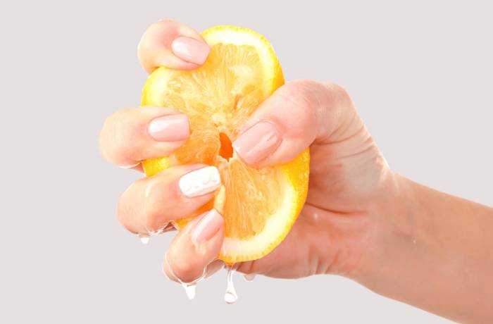 лемон в руке