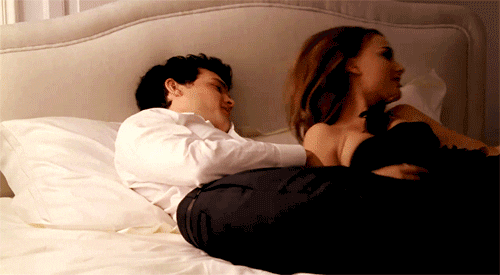 сексуальная пара в постели