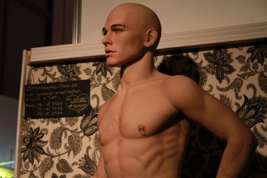 Сексуальный резиновый мужик