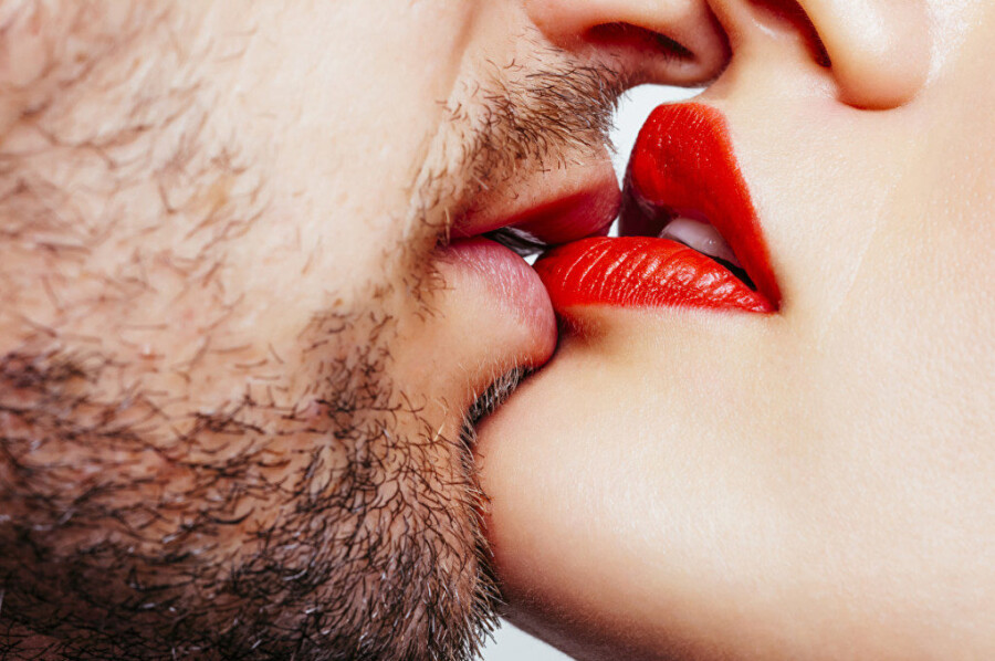 техника поцелуя с языком