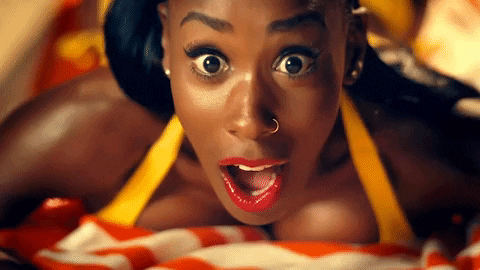 девушке приятно