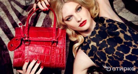 красная сумка