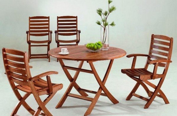 Уютное деревянное садовое кресло своими руками