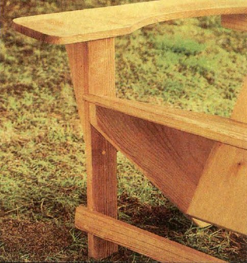 Уютное деревянное садовое кресло своими руками